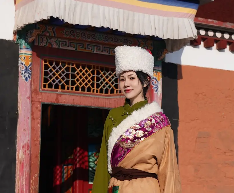 https://nephele.ctrip.com/target/0101p12000hkjioa097DA_W_10000_1200.png?proc=autoorient