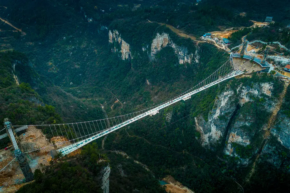 https://nephele.ctrip.com/target/0102512000hi5q3ix0155_W_10000_1200.jpg?proc=autoorient