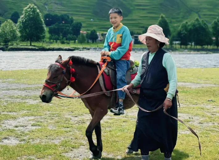 https://nephele.ctrip.com/target/0102c12000hrbyuot24BB_W_10000_1200.png?proc=autoorient