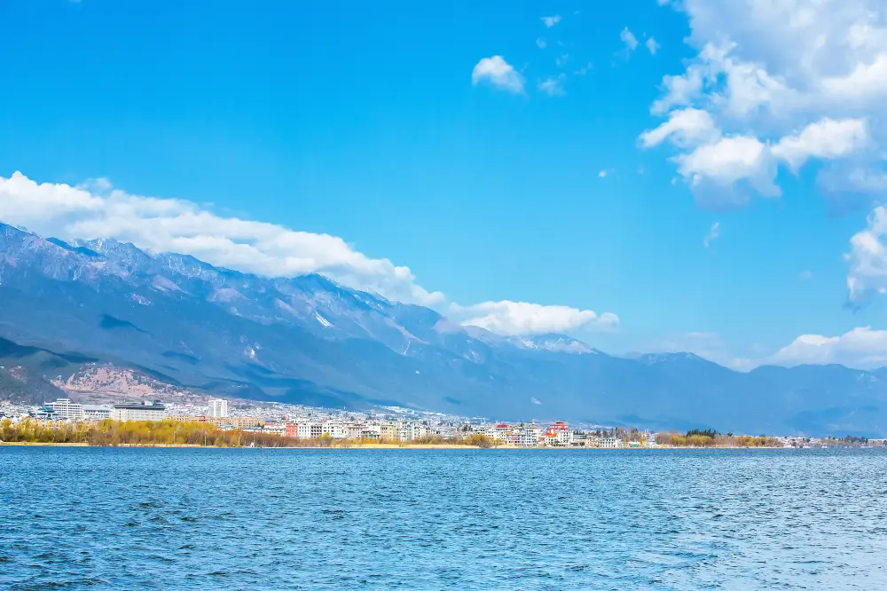 https://nephele.ctrip.com/target/0102r12000hm7xgje8C69_W_10000_1200.jpg?proc=autoorient