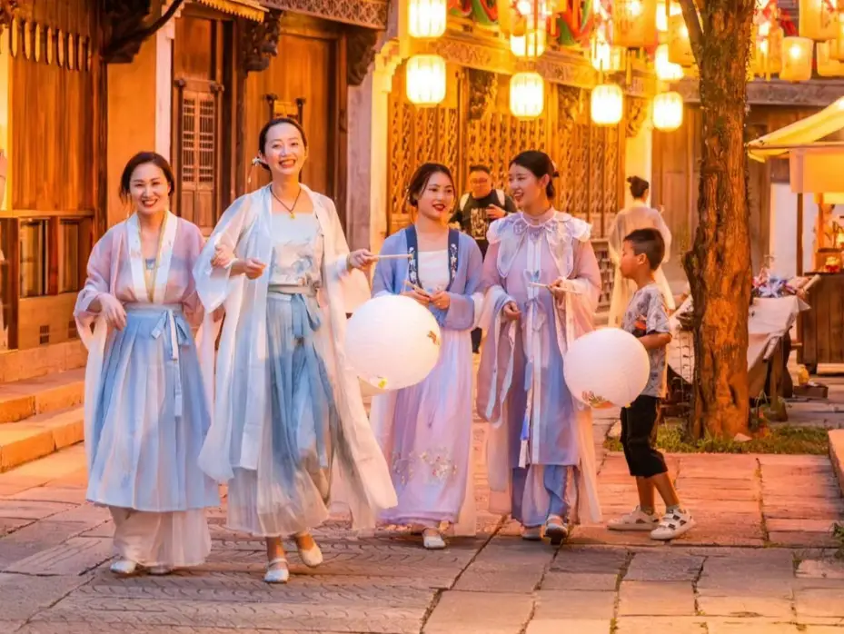 https://nephele.ctrip.com/target/0103g12000hkg0a6k8CFA_W_10000_1200.png?proc=autoorient