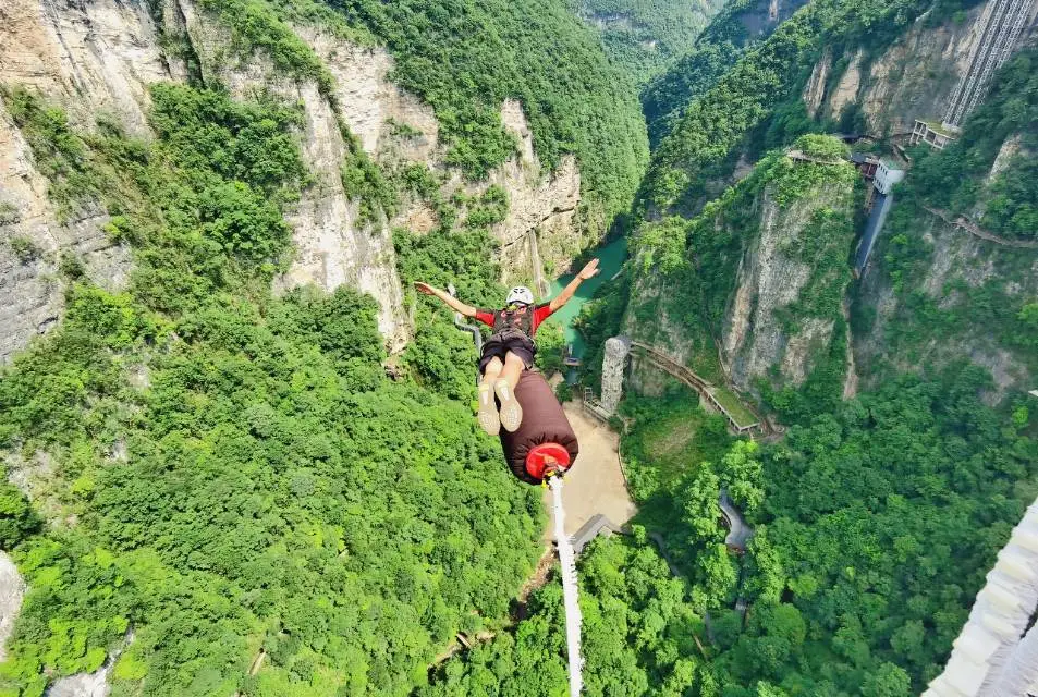 https://nephele.ctrip.com/target/0103u12000964h7rq2100_W_10000_1200.jpg?proc=autoorient