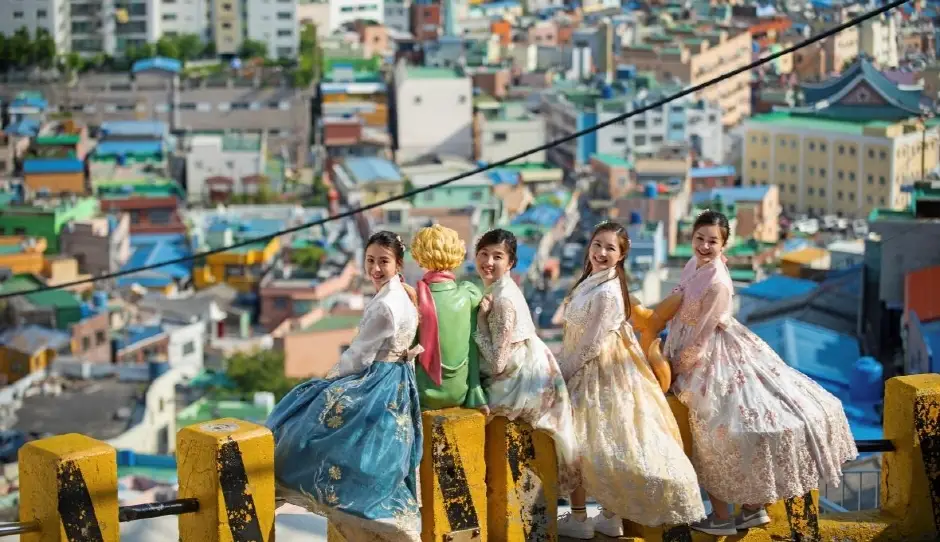 https://nephele.ctrip.com/target/0104e12000hdsyahx02F8_W_10000_1200.jpg?proc=autoorient