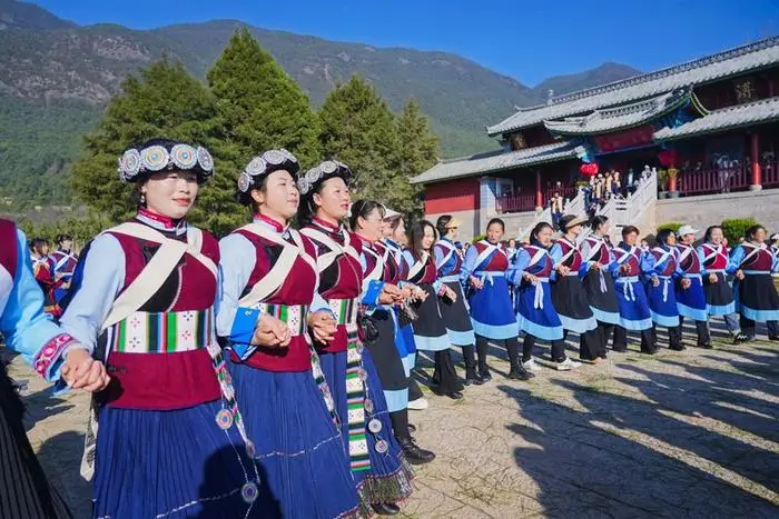 https://nephele.ctrip.com/target/0104l12000hmxeqvhE36A_W_10000_1200.jpg?proc=autoorient
