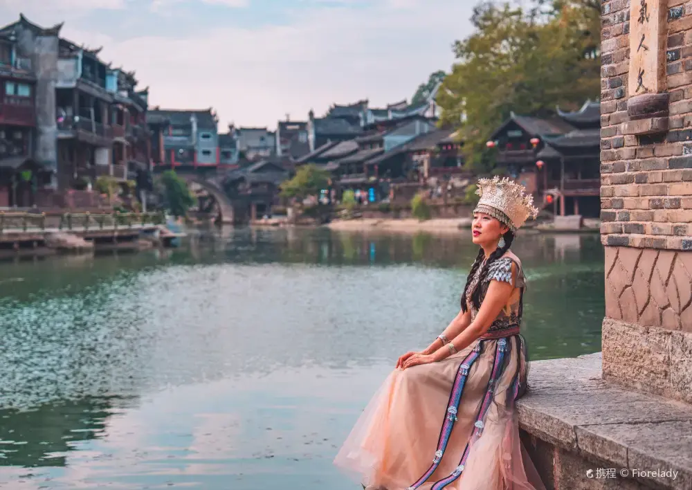 https://nephele.ctrip.com/target/01A2e12000amfrh37C3A2_W_10000_1200.jpg?proc=autoorient