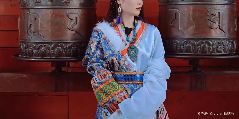 https://nephele.ctrip.com/target/01A3r120009mbdffdB05E_W_10000_1200.png?proc=autoorient