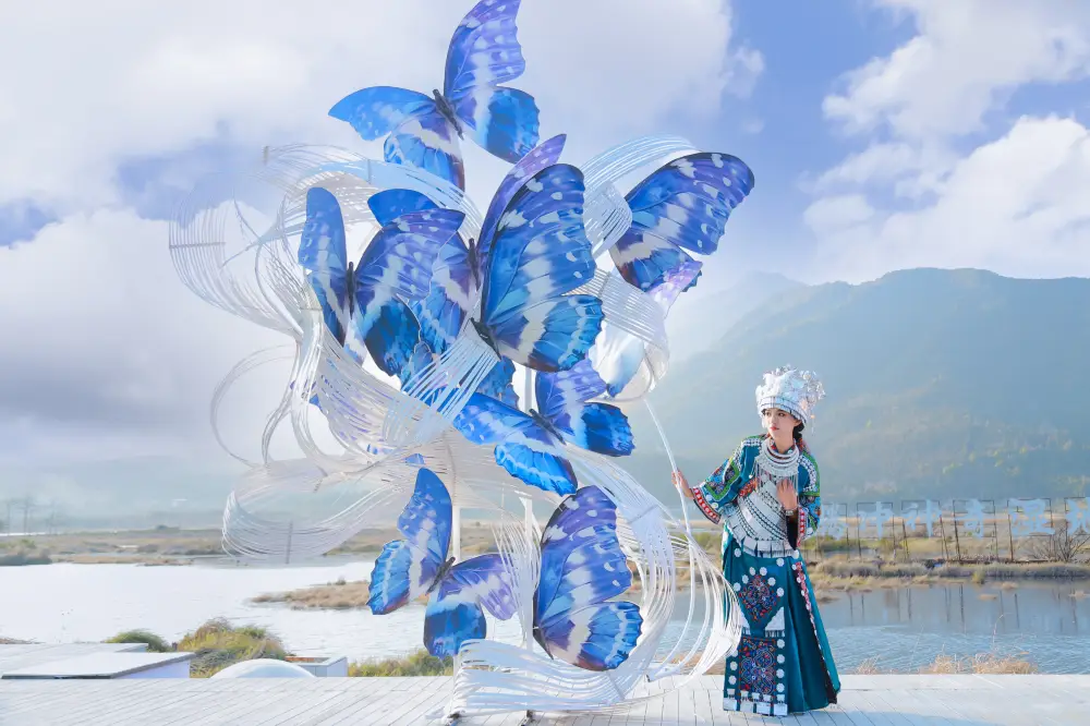 https://nephele.ctrip.com/target/1lo0312000dt6qezu7B0C_W_10000_1200.jpg?proc=autoorient