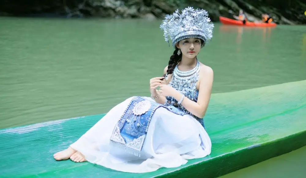 https://nephele.ctrip.com/target/1lo6g12000f1uuh059BFA_W_10000_1200.jpg?proc=autoorient