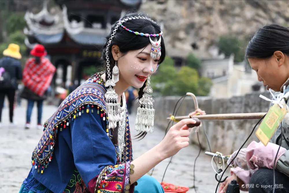 https://nephele.ctrip.com/target/1me2i12000auoreu242C8_W_10000_1200.jpg?proc=autoorient
